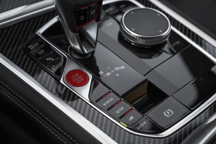 Детали интерьера BMW M8 Competition Coupe (F92) 2019 года  (WW) (фото 39 из 59)